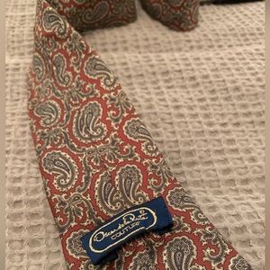 OSCAR DE LA RENTA Couture 100% Silk Tie - Paisley - Crimson, Blue, Cream